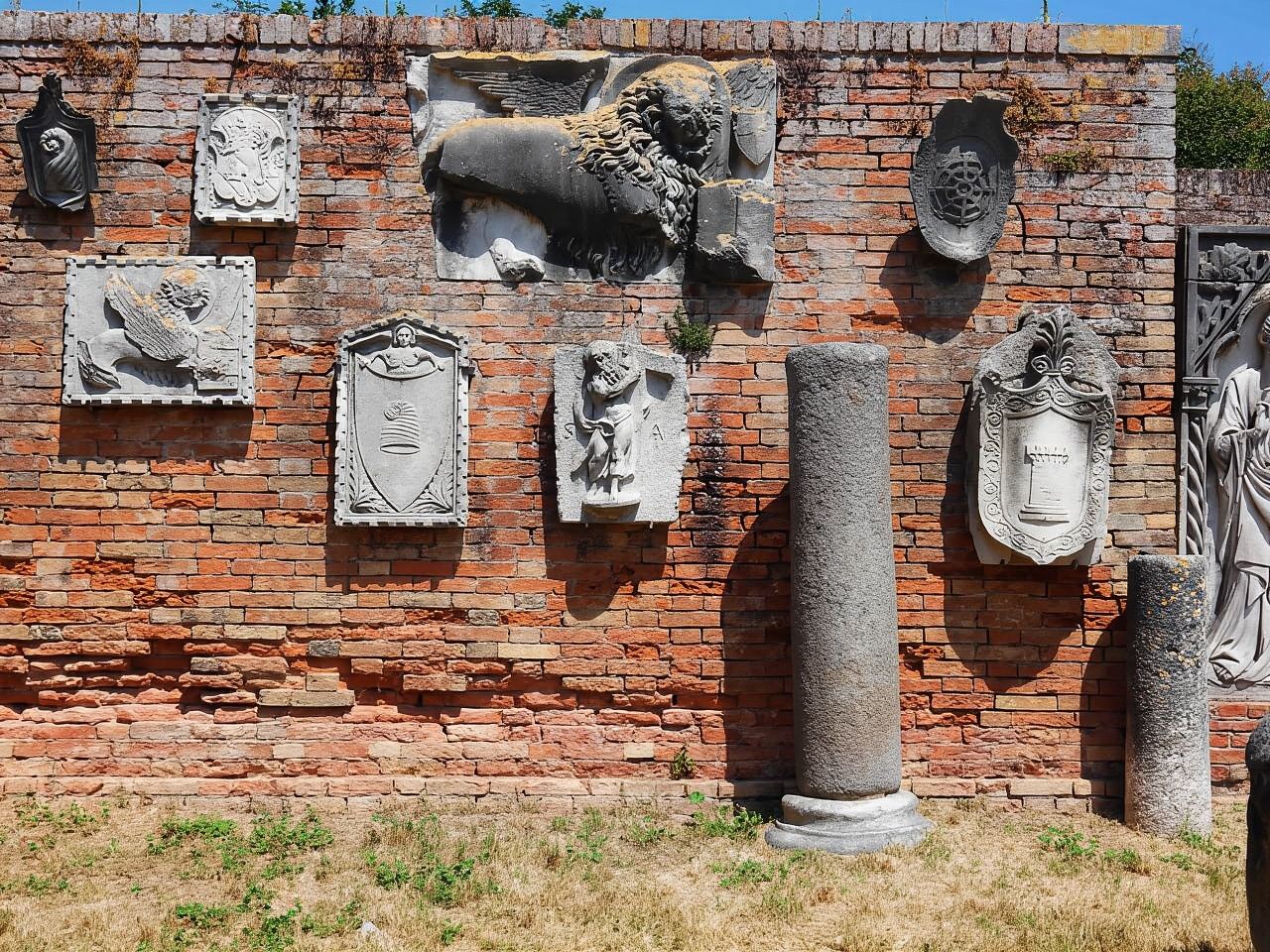 Venice Islands: Murano Glass & Burano Colors Guided Visit