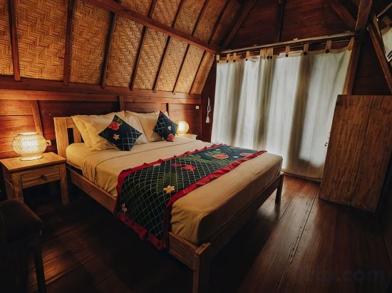 Kubu Kak Dudung Villas - Tap to explore photos