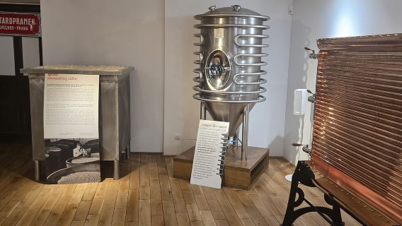 Praga: tour del museo della birra con degustazione e imbottigliamento