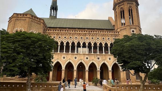 Tour privado de día completo por la ciudad de Karachi