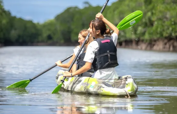 皮划艇8小時【西表島 巴拉斯島浮潛＆紅樹林SUP或皮划艇一日體驗（沖繩）】