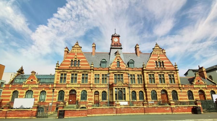 不走尋常路！曼徹斯特市區一日遊，老特拉福德、曼大等小眾玩法