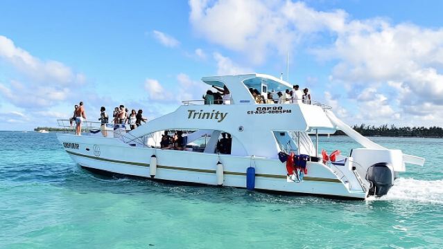 Hip Hop adult only Party Boat with Unlimited drinks& sand-bar