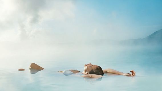 Iceland Blue Lagoon Tour [Includes Blue Lagoon Comfort admission ticket+ Round-Trip bus round-trip from Reykjavik]