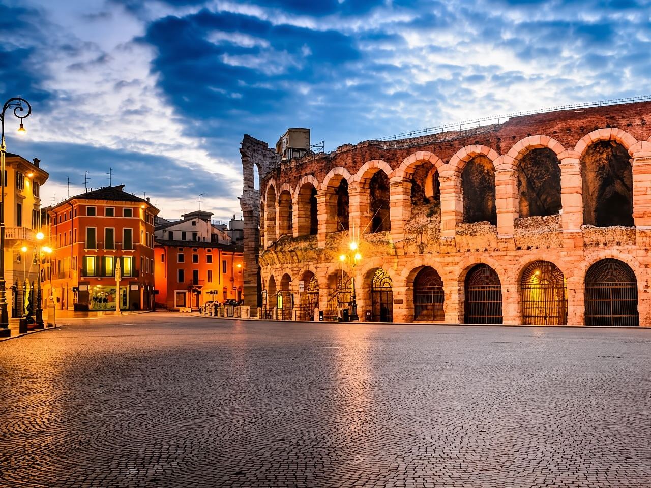 Explore Verona's Highlights: Arena & Historical Walking Tour