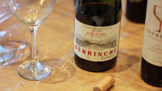 Kelas Memasak Empanadas Premium & Pengalaman Mencicipi Wain