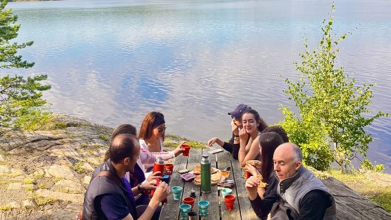 Oslo: Đi bộ đường dài trong rừng ngắm cảnh cùng chó và hướng dẫn viên địa phương