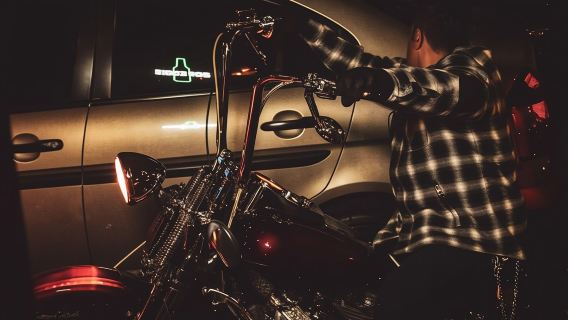 バルバ・ネグラ：ライブロックミュージックショー