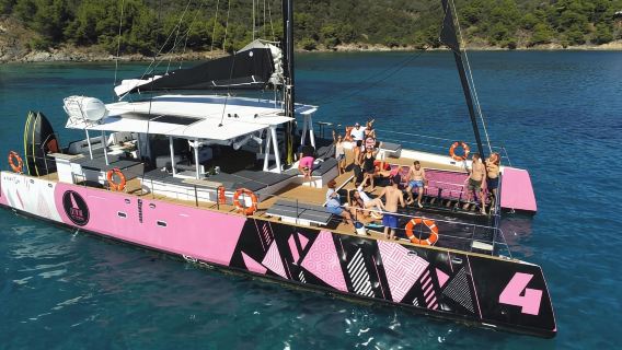 Baden: Gulf of Morbihan Exploration by Catamaran