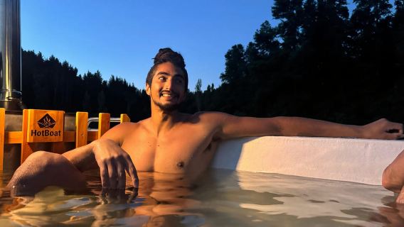 Tour in barca elettrica con vasca idromassaggio, immersa nella natura!