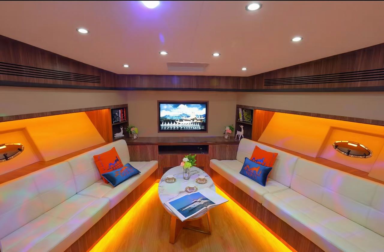 Excursión en yate en verano (yate privado incluido)