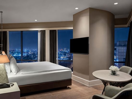 Windsor Hotel & Convention Center Room Type - Golden Horn Suite