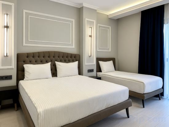 Loft Park Hotel - Airport 10 Minute Room Type - Deluxe Triple Room Loft Park Hotel - Airport 10 Minute Room Type - Deluxe Triple Room