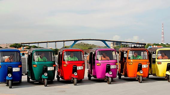 2-Hour TukTuk Rental with an Experienced Guide and Driver
