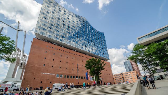 Besuch der Elbphilharmonie mit Plaza und Umgebung