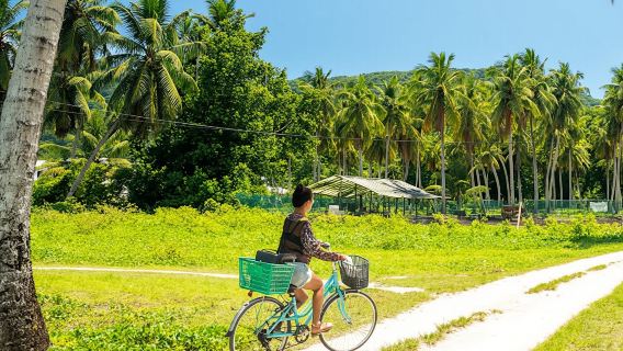 La Digue by boat and bike from Mahé and Praslin