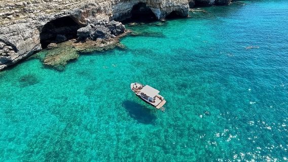 Tur Grup 3 Jam dengan Perahu ke Gua Santa Maria di Leuca