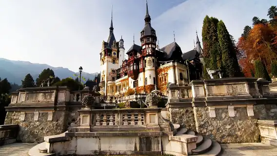 Dracula's Castle, Brasov and Peles Full-Day Tour from Bucharest