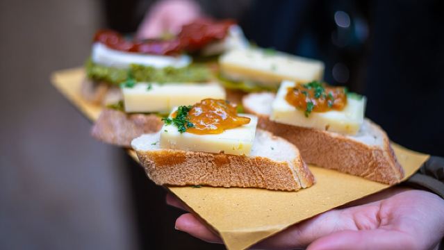 Mangia, Bevi e Ripeti: Tour di Degustazione di Vino e Cibo a Venezia