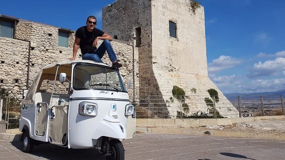 Apelisetta tuk tuk: 2 hours tour of Cagliari