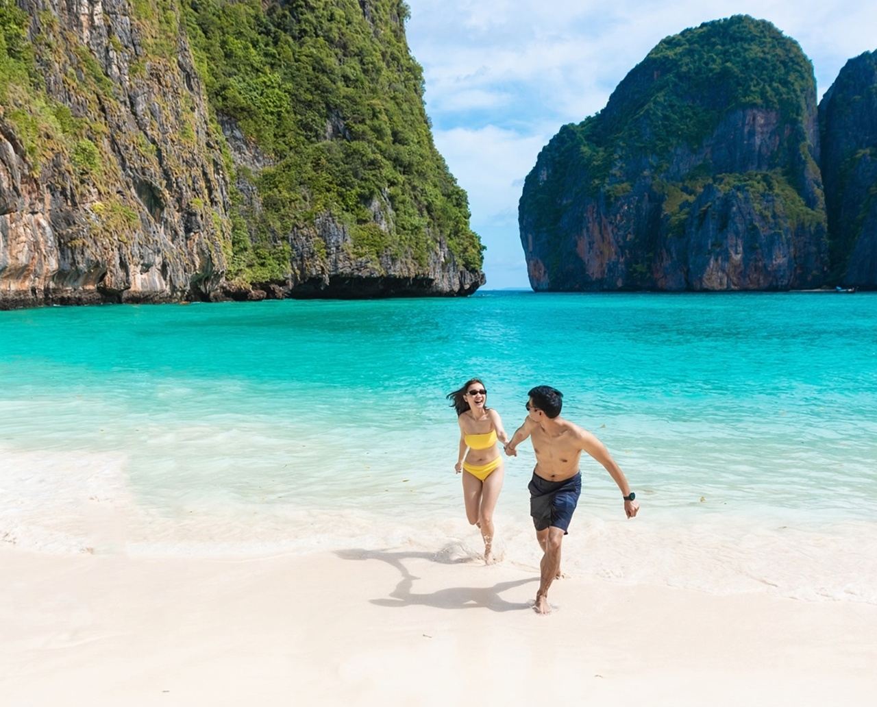 Rich itinerary: 1-day tour to Phi Phi Islands + Ko Mai Phai + Maya Bay + Koh Khai Nok