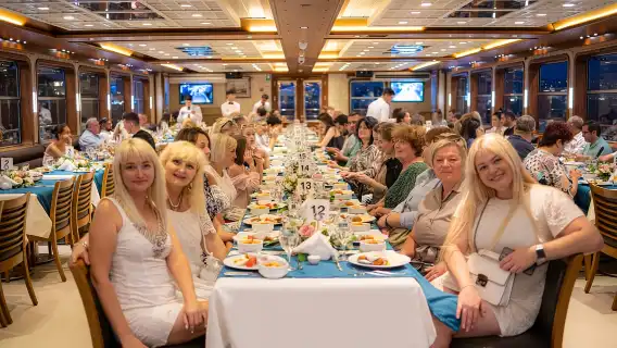 Istanbul: Bosphorus Dinner Cruise & Turkish Night Show