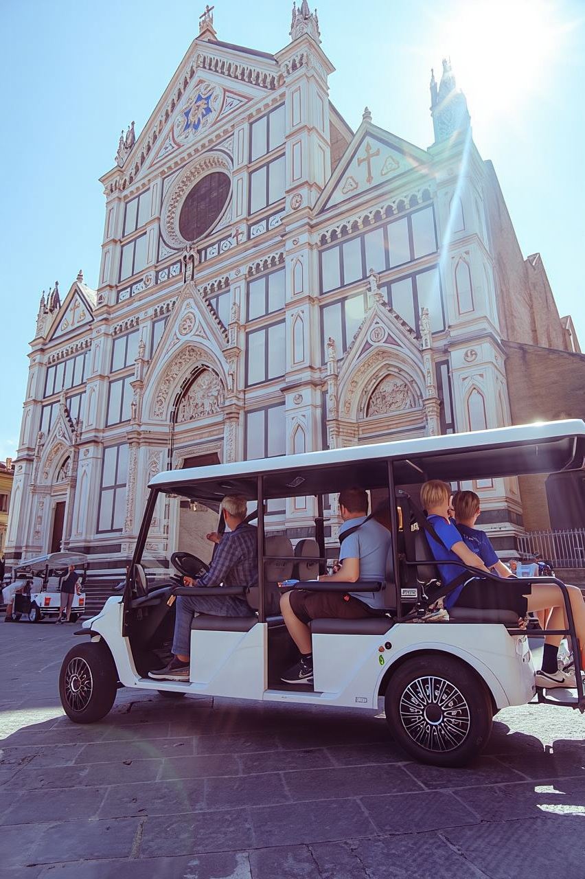 フィレンツェ:60分間のエコフレンドリーなゴルフカートで巡るプライベートシティツアー