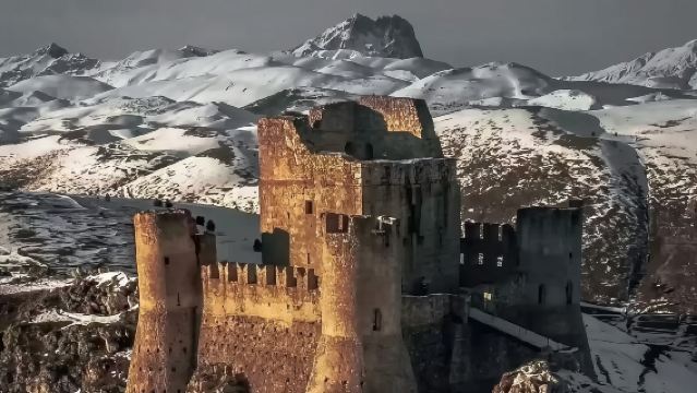 包車串聯99噴泉+聖伯納迪諾教堂+西班牙城堡+公園+大薩索山