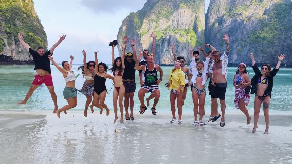 Phi Phi: Maya Bay Sleepaboard Tour with Snorkeling & Sunset