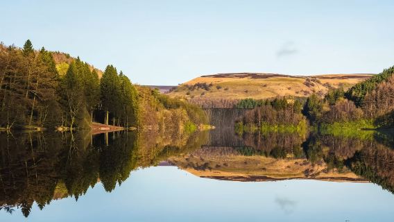Englischer Peak-District-Nationalpark + Castleton + Bakewell + Poole's Cavern [Kleingruppentour auf Englisch]