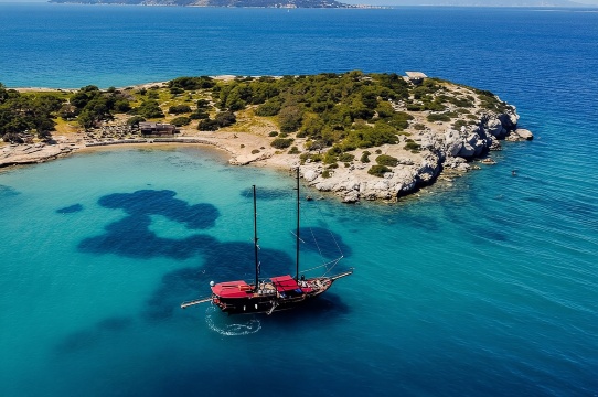 Cruise Athens: Agistri, Moni/Metopi, Aegina dengan makan tengah hari & minuman