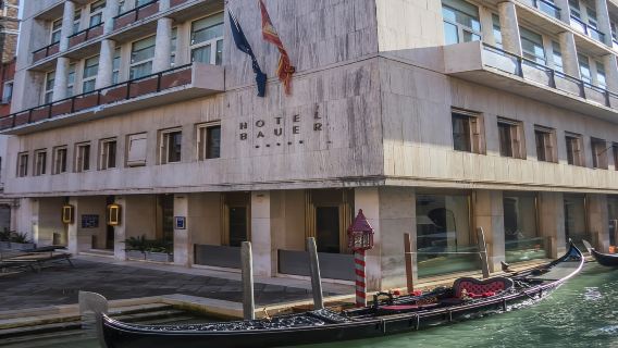 Morning Walking Tour in Venice and Gondola Ride