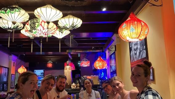 PRIVATO Città antica di Hoi An - Mercato notturno Cibo di strada di notte