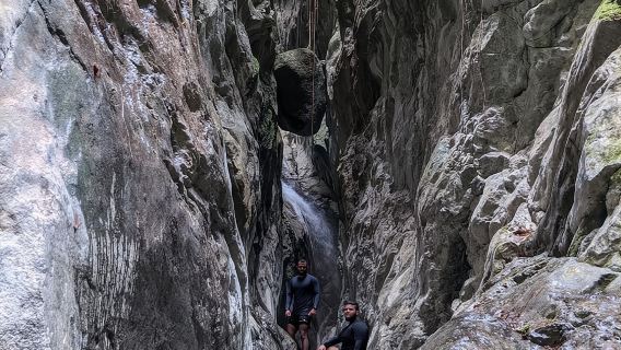 Hiking Tabernacle Thundering Waterfall di Republik Dominican