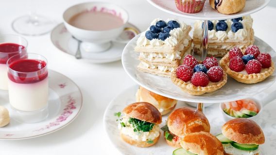 Té de la tarde en el icónico Burj Al Arab de Dubái con traslado incluido