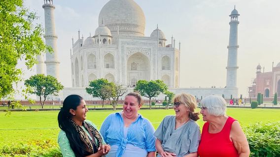 Private Taj Mahal, Agra Fort & Baby Taj Tour from Delhi by Car