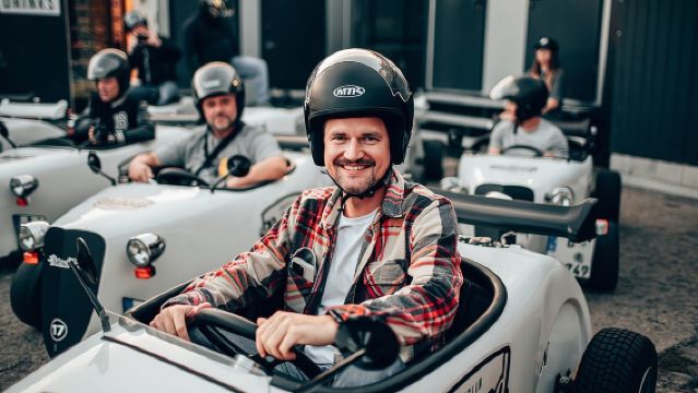 Berlin City Tour in a Mini Hotrod 
