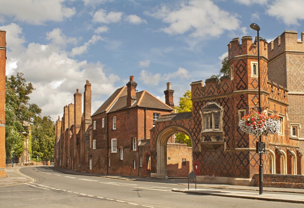 Kastil Windsor + Sekolah Eton + Canary Wharf di Inggris [Penyesuaian Itinerari Sewa Kendaraan Pribadi]