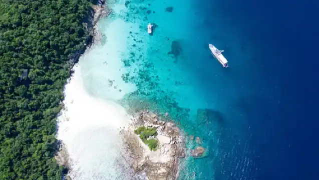 布吉皇帝島+珊瑚島+神仙半島日落一日遊帆船出海浮潛