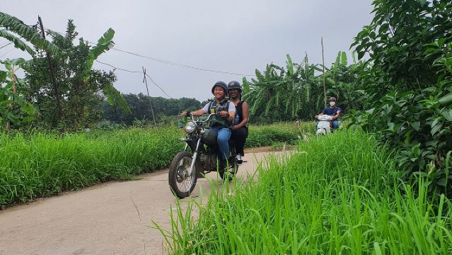 Hanoi Countryside Motorbike Tour: Red River Culture & Daily Life 