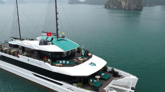 Escursione di un giorno alla baia di Ha Long e alla baia di Lan Ha in crociera premium a 5 stelle