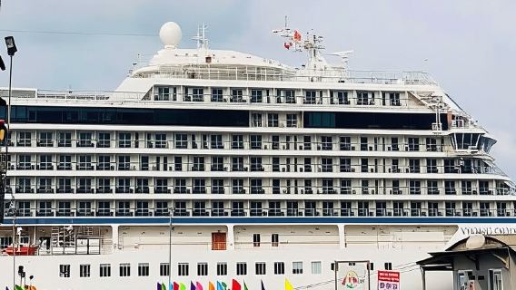 ティエンサ港発ゴールデンブリッジ、バナヒルズ、マーブルマウンテン