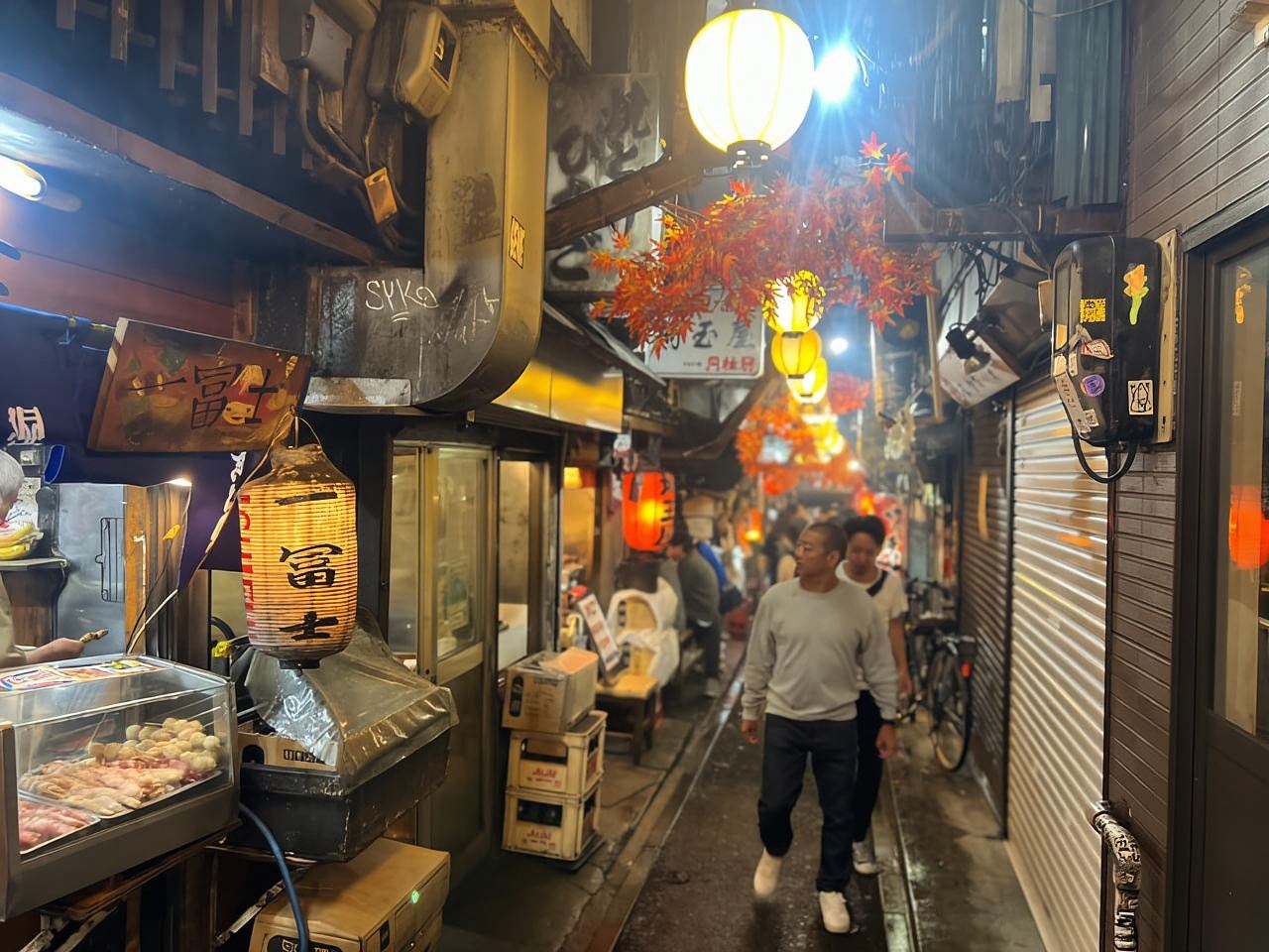 Tokyo: Shinjuku Food Tour (15 Dishes and 4 Eateries)