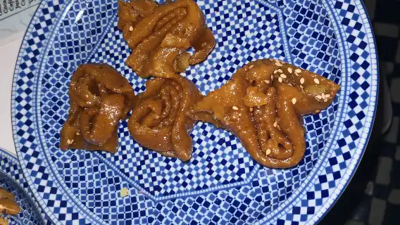 Las Palmas: 100% Local Tapas & Beach views