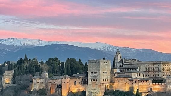 西班牙阿爾罕布拉宮+皇家禮拜堂一日遊/行程可調-可代訂門票