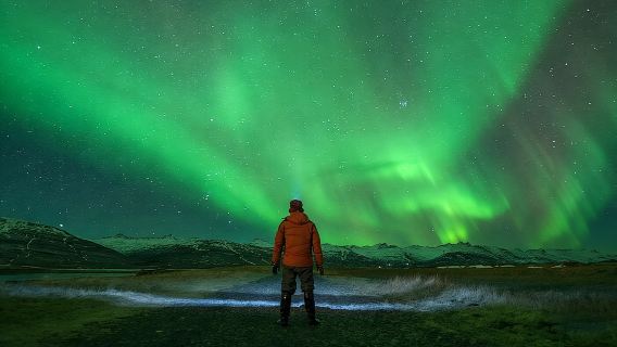 Ночной тур за северным сиянием в Мурманске, Россия [Опытные охотники | поездка в составе сборной группы | завораживающее северное сияние]