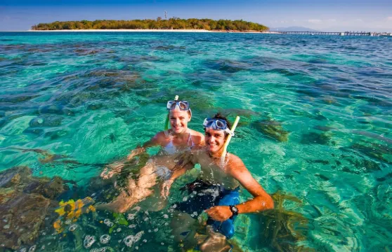 開恩茲綠島大貓號big cat半日遊 浮潛/玻璃底船