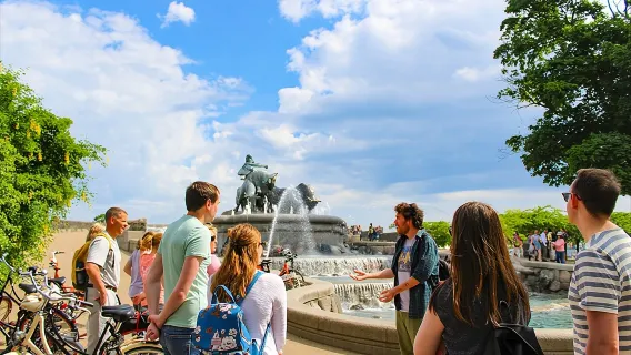 3-hour Copenhagen City Highlights Bike Tour