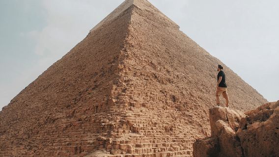 Giza Pyramids & Sphinx: Entry Ticket + Roundtrip Transport