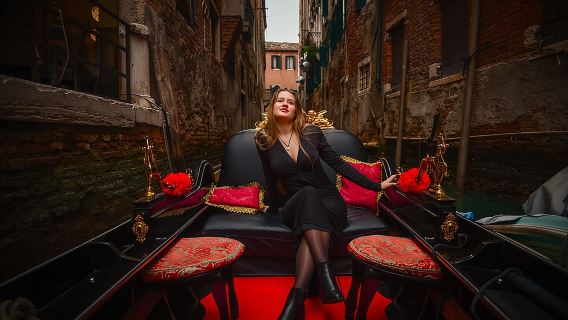 Luxurious Photoshoot in Venice